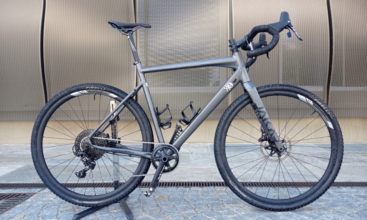 megamo gravel jakar 30